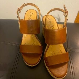 ABELLA
TAYA WEDGE SANDAL WORN ONCE